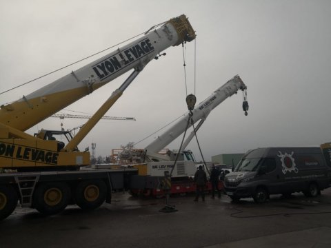 Remontage d'une chenille sur pelle à Saint-Bonnet-De-Mure