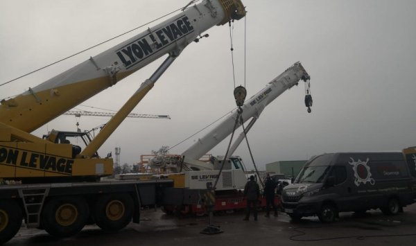 Remontage d'une chenille sur pelle à Saint-Bonnet-De-Mure